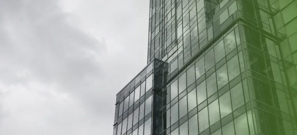 Banking and finance skyscraper representing Cognitive Consulting's banking automation solutions